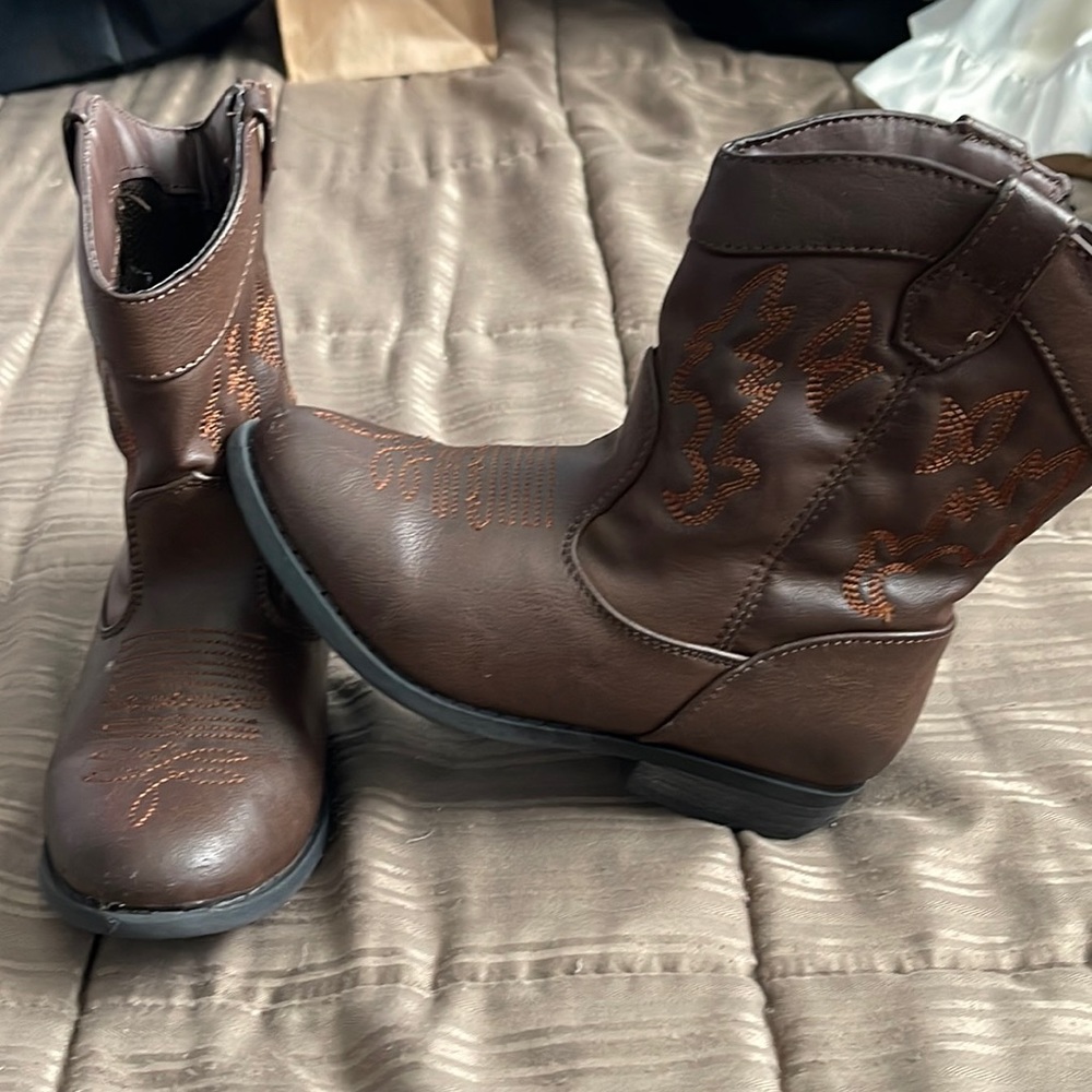 Size 11 girls brown cowboy boots